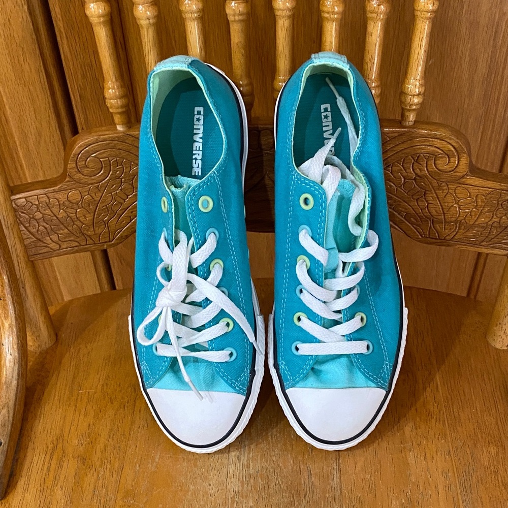 Converse All Star Double Tongue Low Top Sneakers. Kids size 5=woman’s size 7.